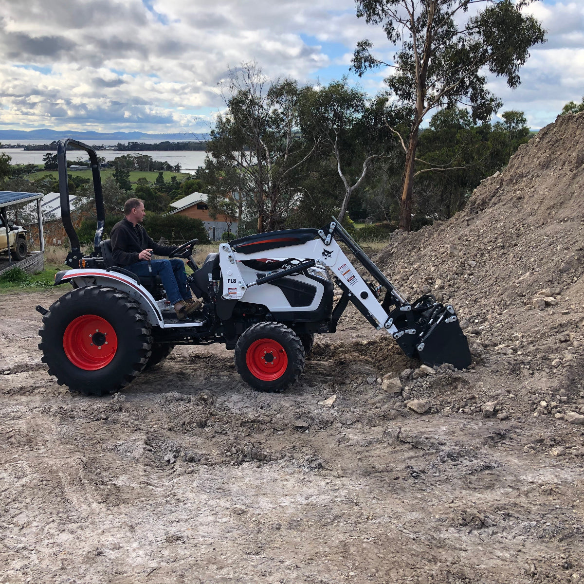 Bobcat_CT2040_Compact_Tractor
