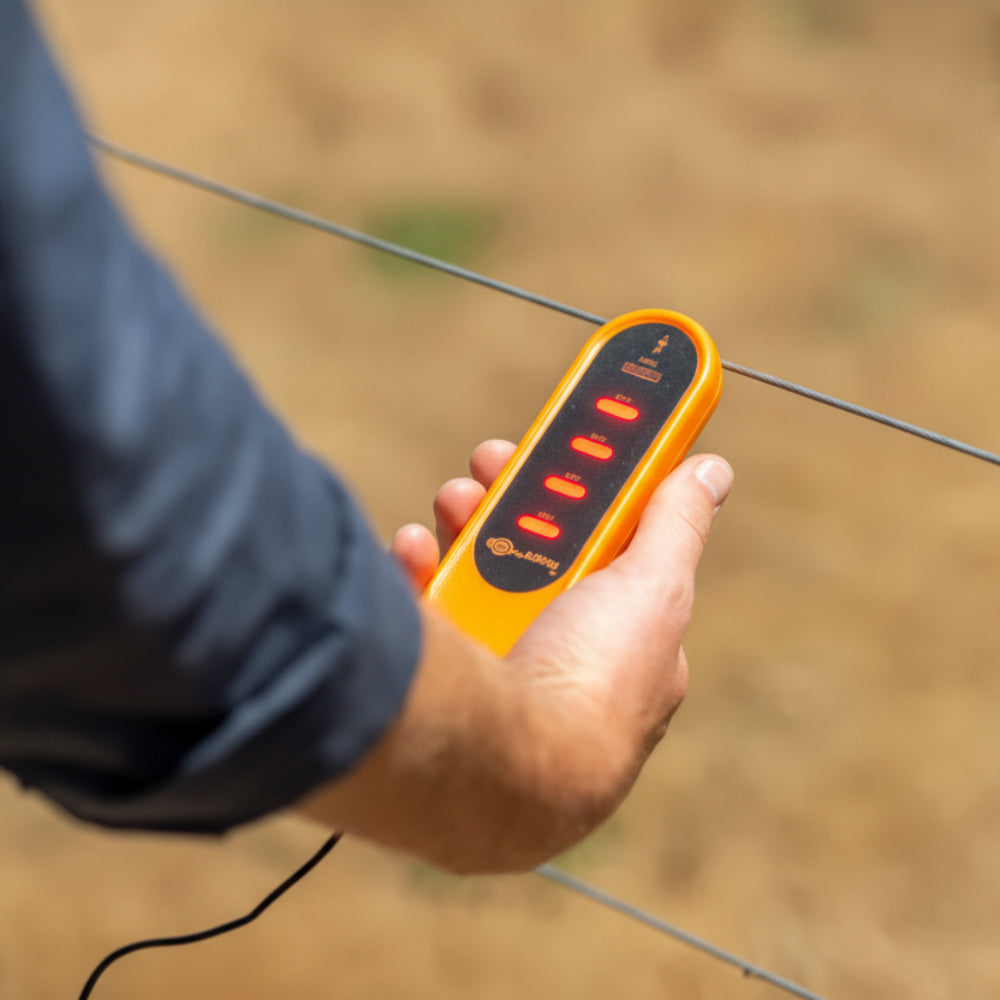 Fence Voltage Indicator Demo