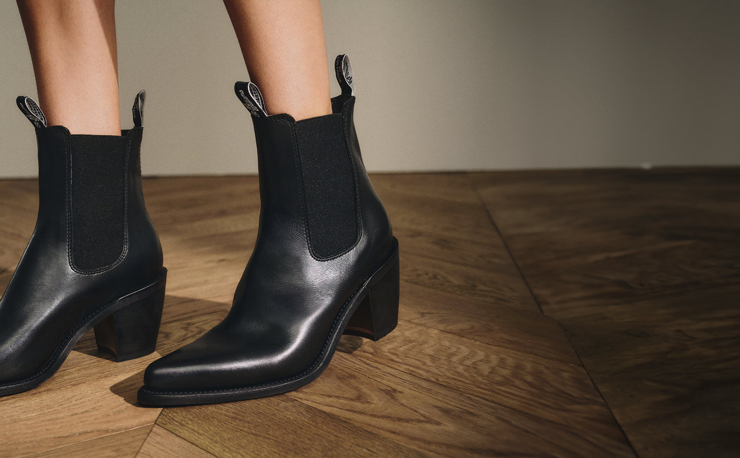 Maya boot – ebony aniline leather
