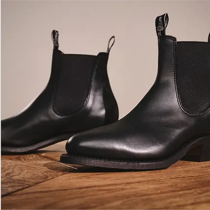 Moriarty boot – ebony pull-up leather