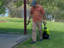 1 TTi   WeedMasta 16L   Rechargeable Trolley Sprayer